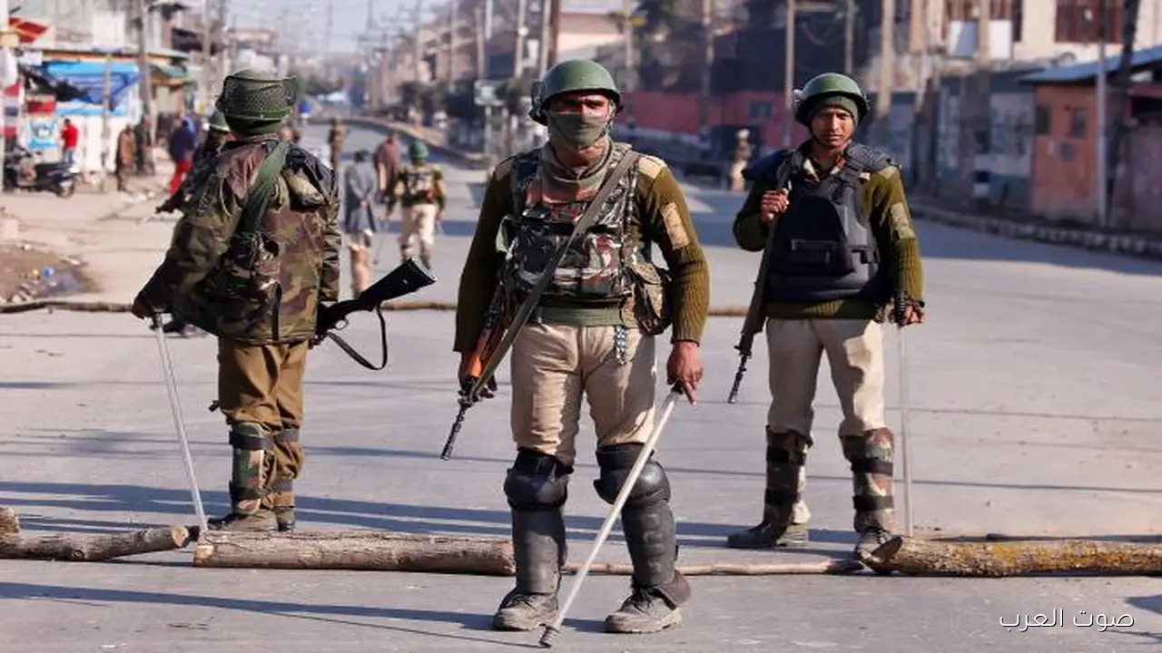 مصرع 8 أشخاص في انفجار عربية جنب الحصن الأحمر في نيودلهي