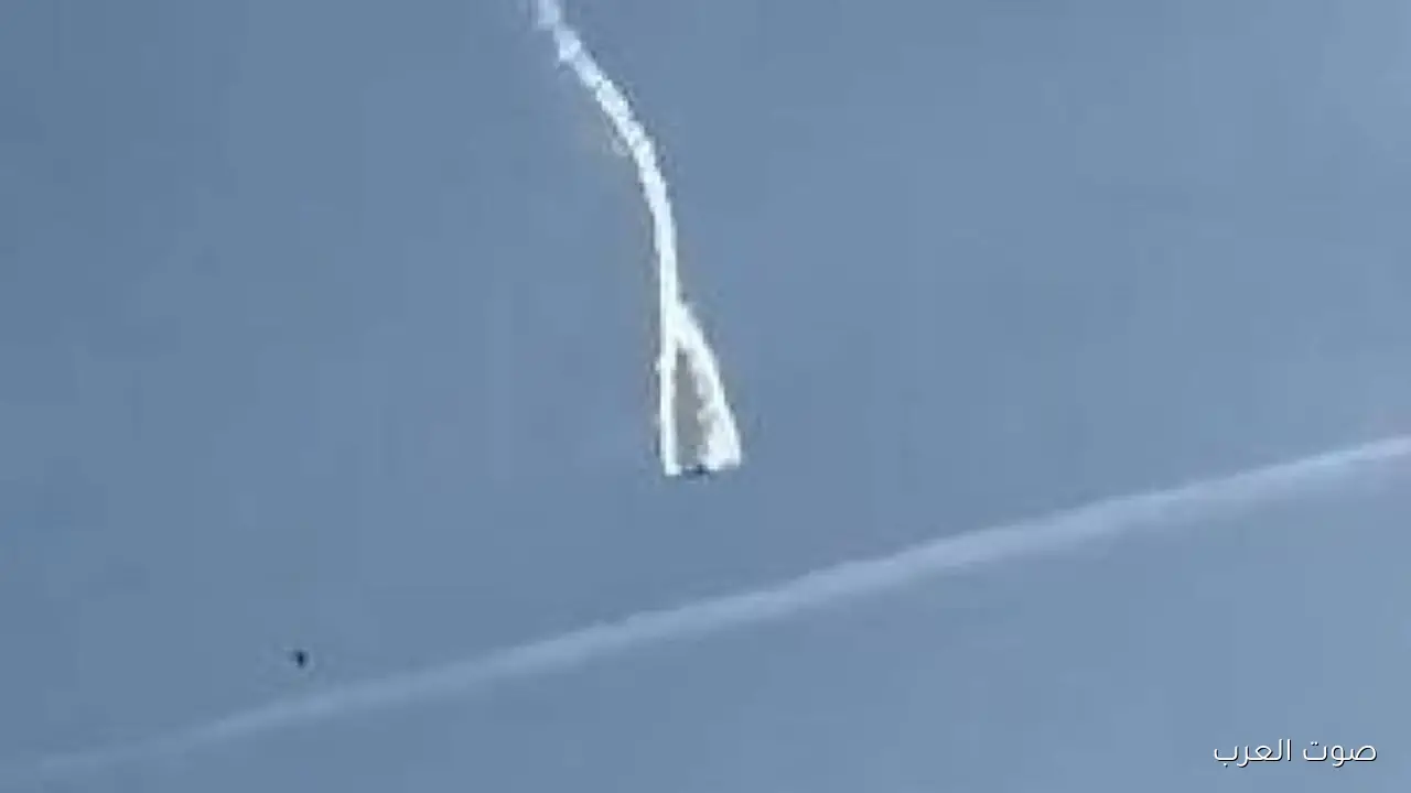 مصرع كل أفراد الطاقم.. لحظة سقوط طائرة شحن عسكرية تركية