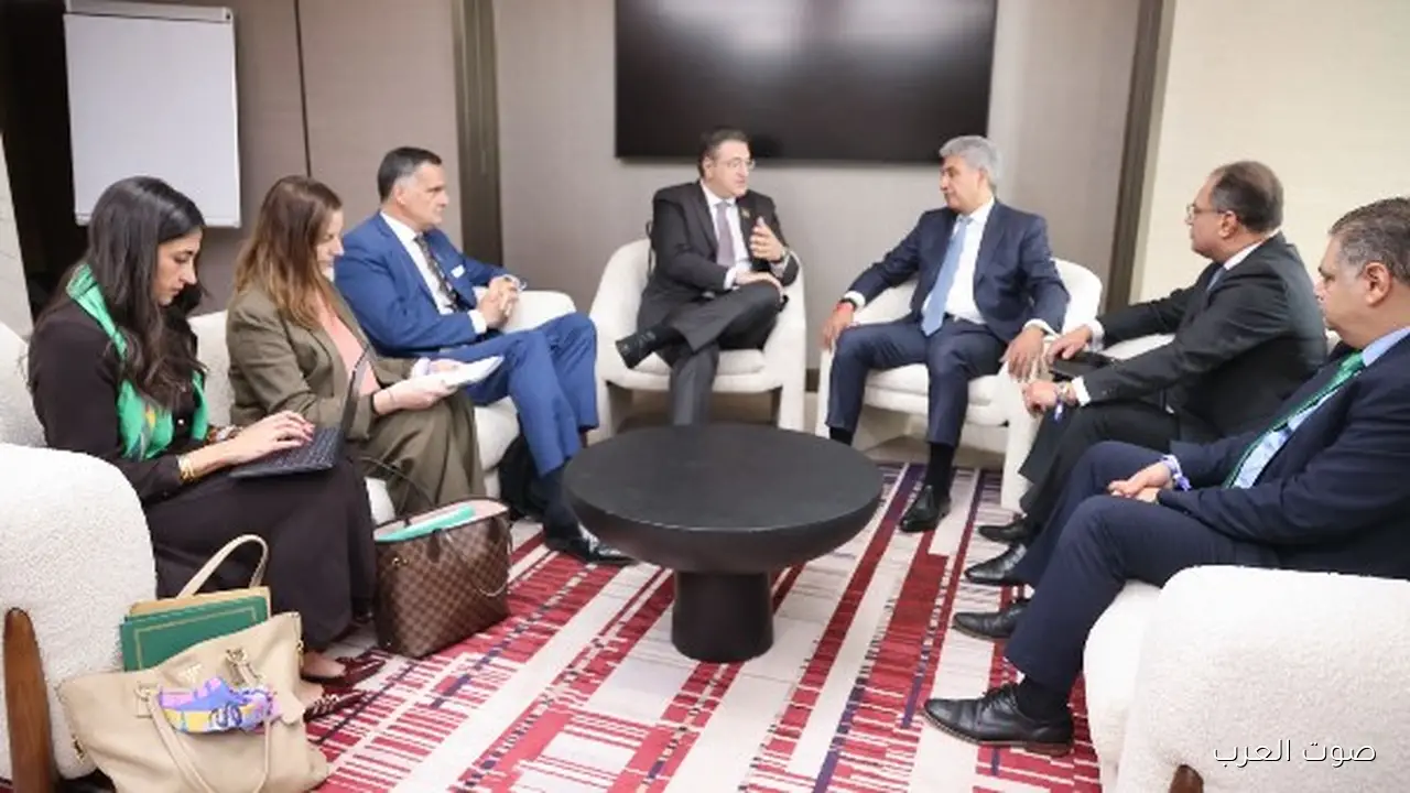 مفوض الاتحاد الأوروبي للنقل والسياحة هيزور مصر قريبًا | التفاصيل