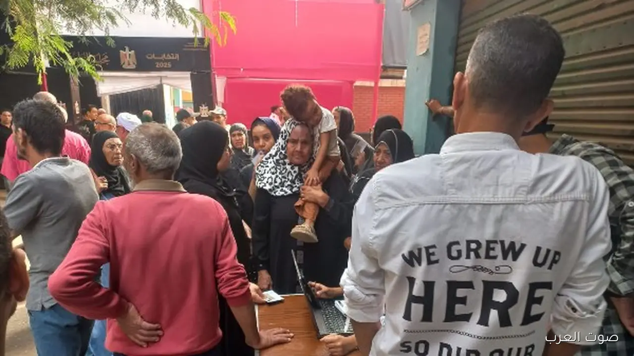 مندوبو المرشحين وأجهزة اللاب توب بتسهل الوصول للجان في إمبابة والوراق