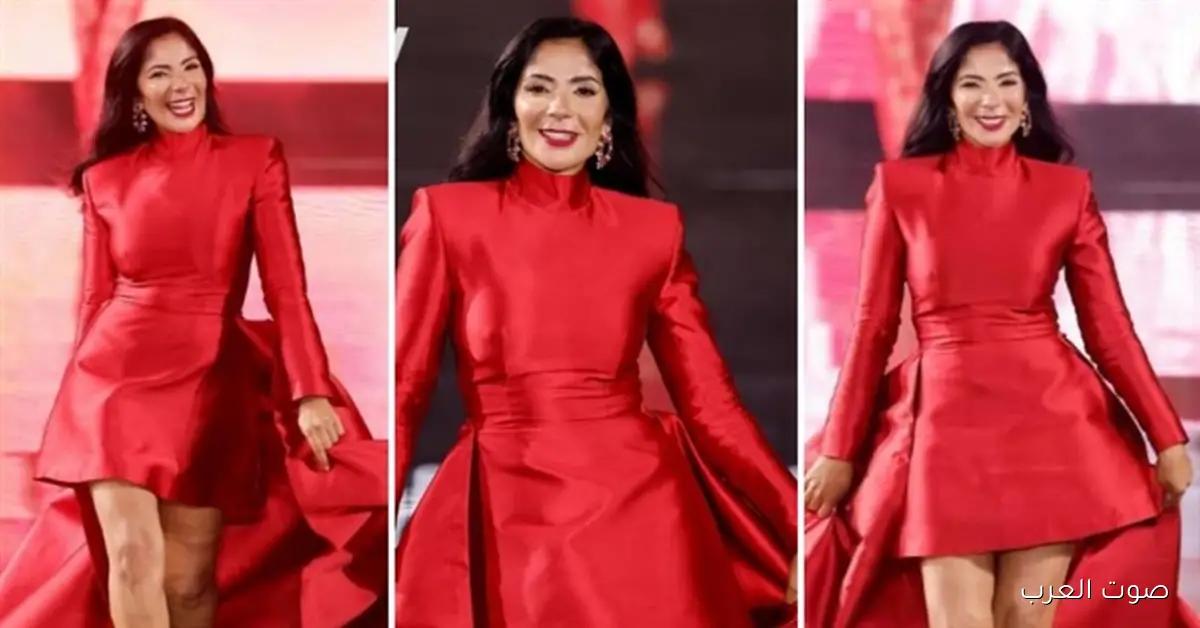 منى زكي تحكي عن طفولتها وحبها للحواوشي وهي مسافرة مع الأولاد