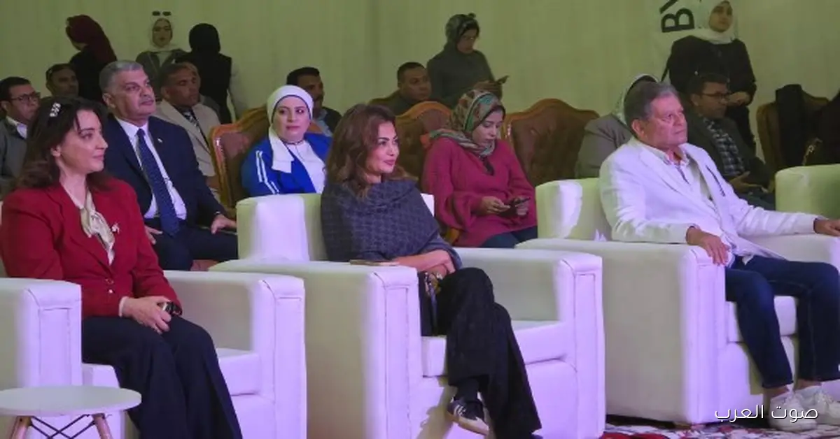 نجوم وإدارة مهرجان الفيوم لأفلام البيئة يحضروا افتتاح مهرجان تونس للخزف