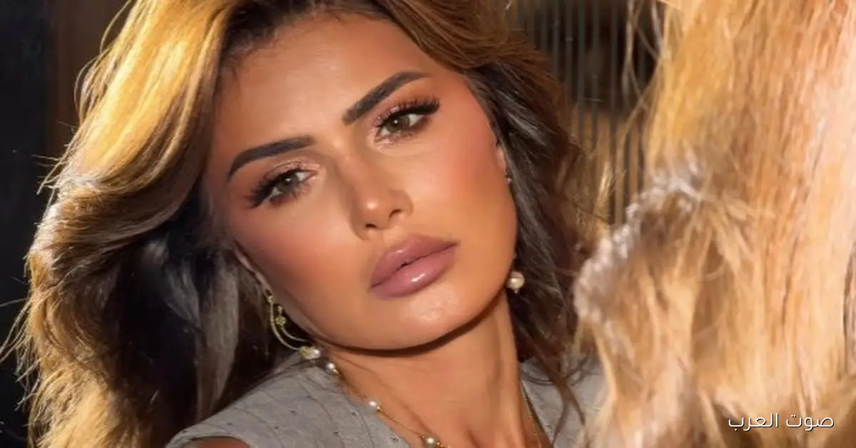 وداع خال نجلاء بدر بعد وفاته في جنازة من مسجد فاطمة الشربتلي