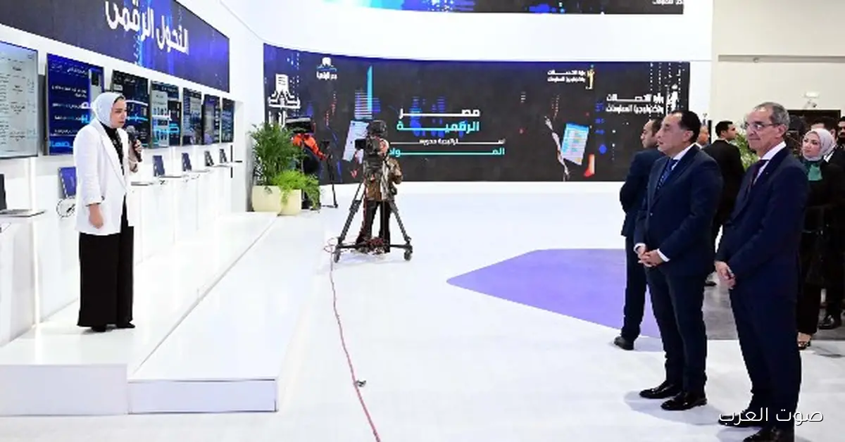 وزير الاتصالات: جذب 15 شركة لتصنيع الموبايلات وإكسسواراتها في مصر