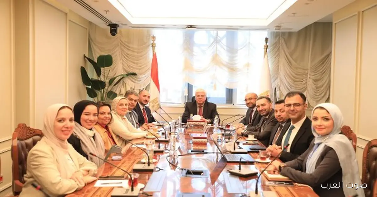 وزير التعليم العالي يناقش مع أسترازينيكا تحسين تشخيص وعلاج أمراض الأطفال النادرة