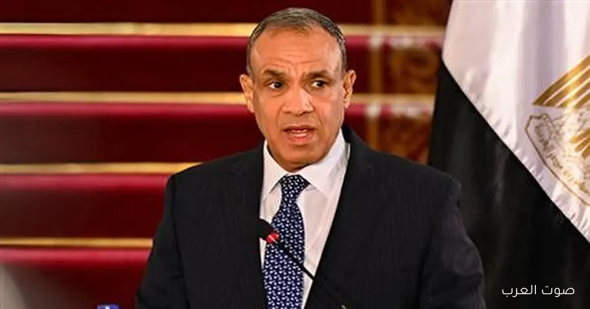 وزير الخارجية يقابل طلاب كلية الاقتصاد والعلوم السياسية في جامعة القاهرة