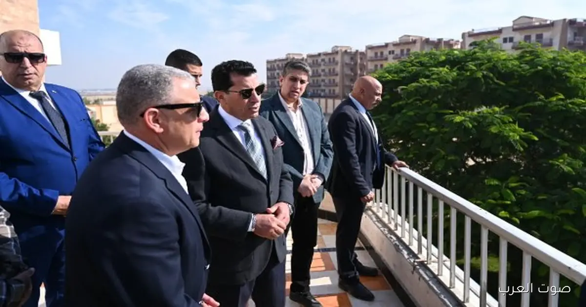 وزير الرياضة ومحافظ الإسماعيلية بيتابعوا شغل مركز الابتكار الشبابي