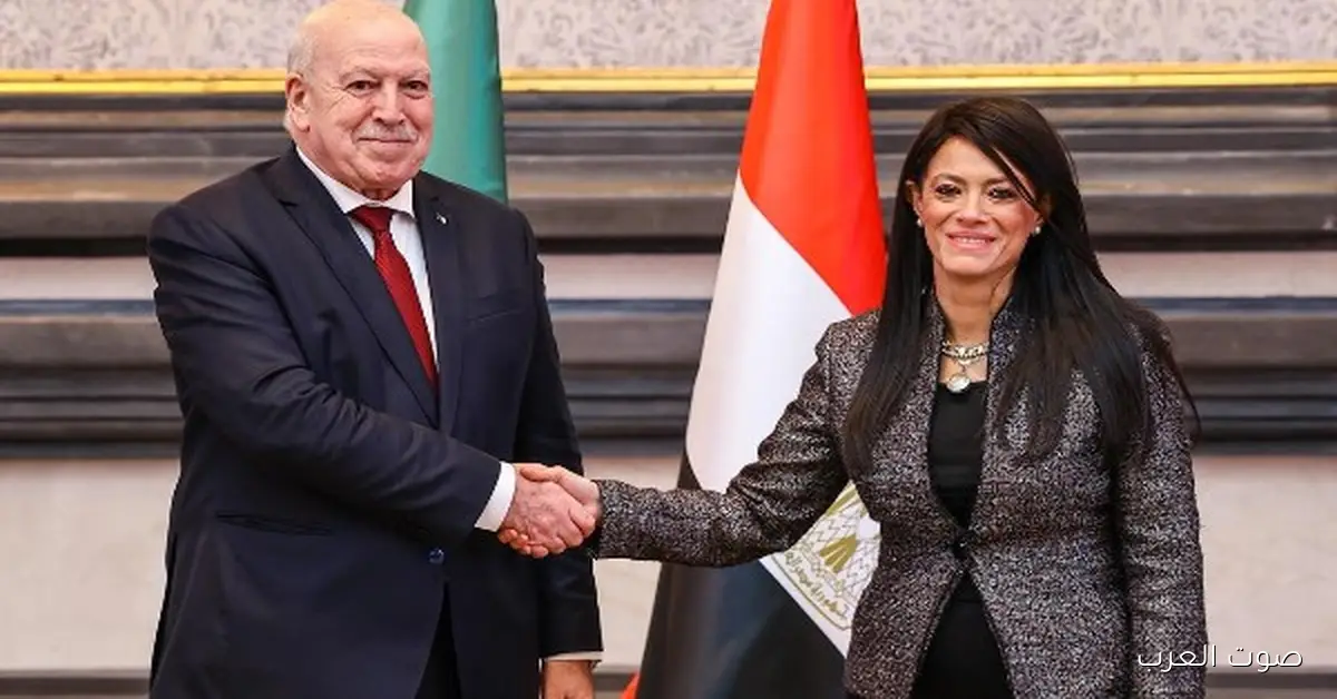 وزير الصناعة الجزائري: افتتاح خط بحري مباشر بين مينائي عنابة والإسكندرية