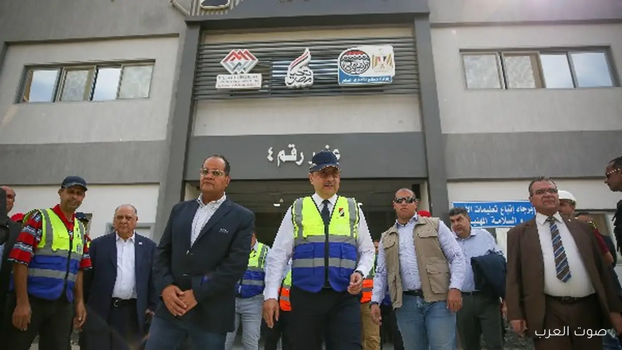وزير قطاع الأعمال يزور مصنع سيارات النصر ويشوف تجارب التشغيل
