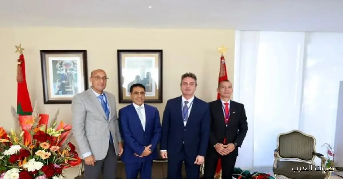 وفد السفارة المصرية يستقبل فريق الأهلي في المغرب