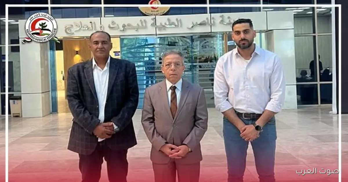 وفد من النقابة العامة يزور طبيب قنا اللي اتصاب بطلق ناري