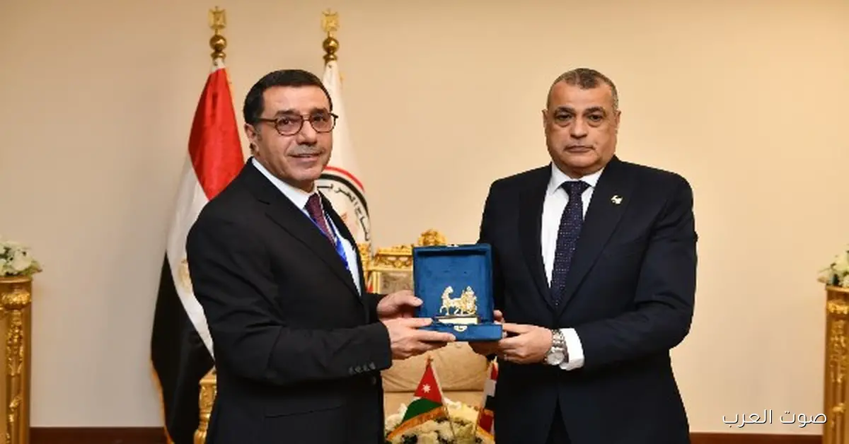 مباحثات مصرية وأردنية في جناح الإنتاج الحربي لتصنيع أنظمة دفاعية مشتركة في EDEX 2025