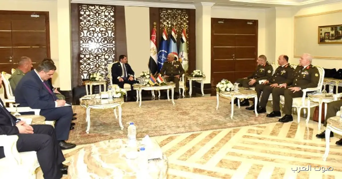 وزير الدفاع ورئيس الأركان يقابلوا عدد من قادة الوفود العسكرية في معرض إيديكس 2025