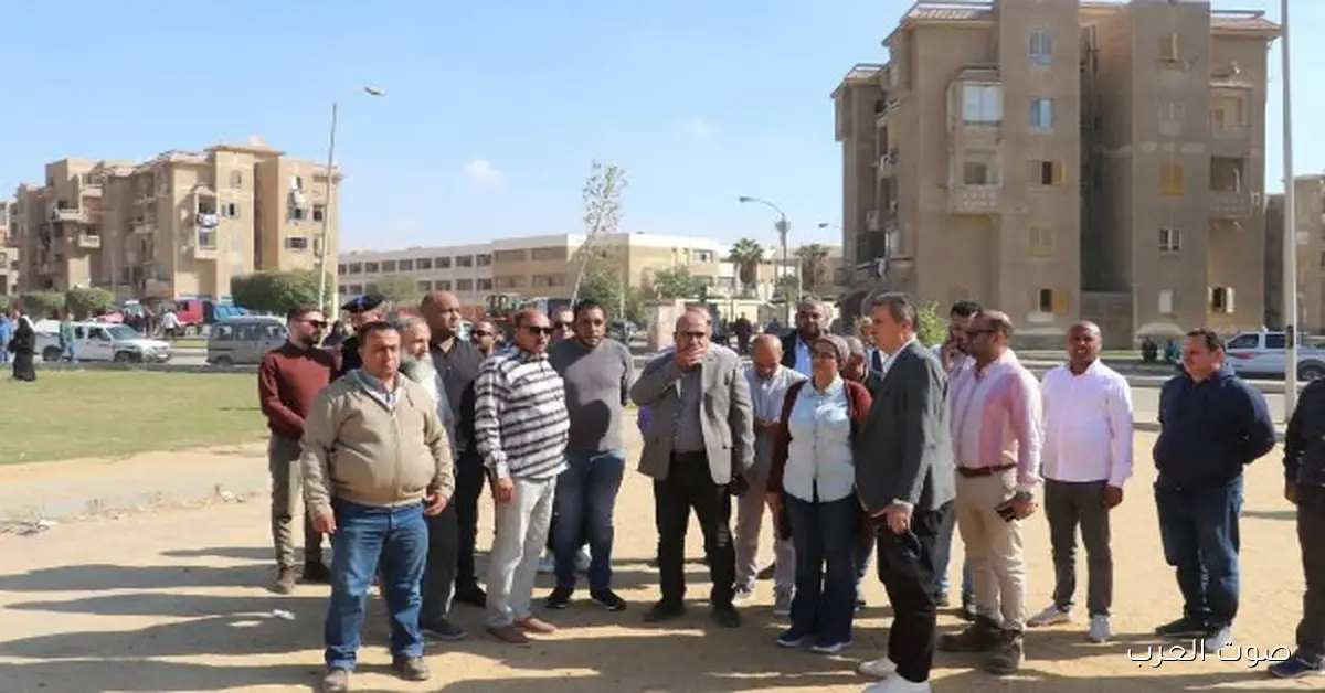 رئيس مدينة 6 أكتوبر يتفقد منطقة شباب 63 ويستمع إلى شكاوى الأهالي ويصدر إنذارات للمخالفين