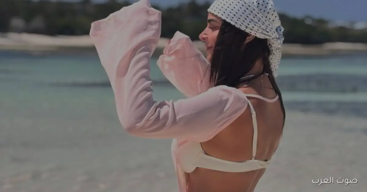 رانيا منصور تثير الجدل بإطلالة جريئة جديدة