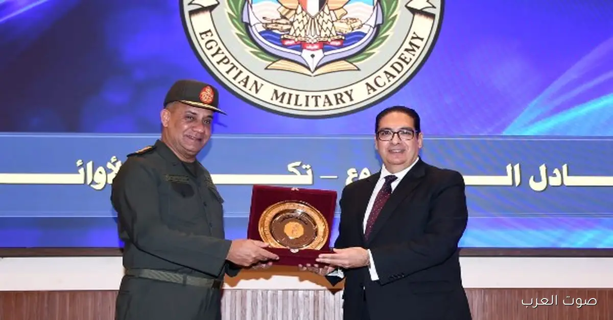 الأكاديمية العسكرية المصرية بتحتفل بتخرج طلبة جامعة القاهرة من دورة التعايش