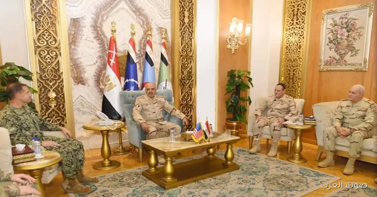 رئيس الأركان يتكلم مع قائد القيادة المركزية الأمريكية عن العلاقات بين البلدين وقضايا المنطقة