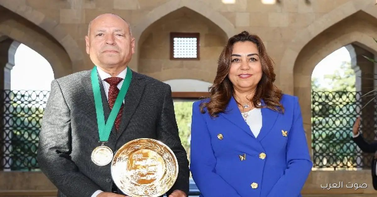 وزيرة التنمية المحلية تبارك لمحافظ القاهرة على فوزه بجائزة أفضل محافظ عربي ومشروع مدينة الأسمرات يحصل على جائزة أفضل مبادرة عربية