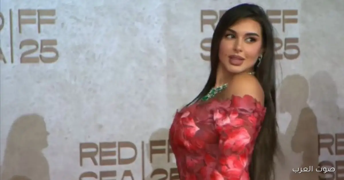 ياسمين صبري: فرحانة بوجودي في جدة علشان أعمل عمرة