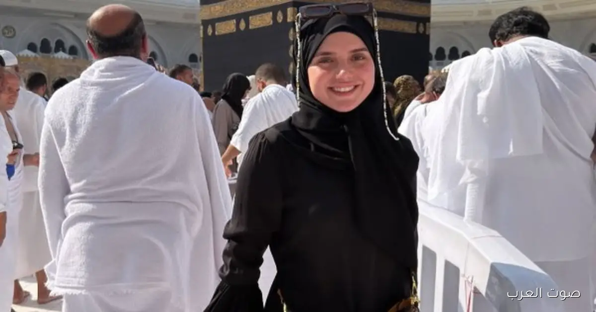 رنا رئيس تروح العمرة وتشارك صورها