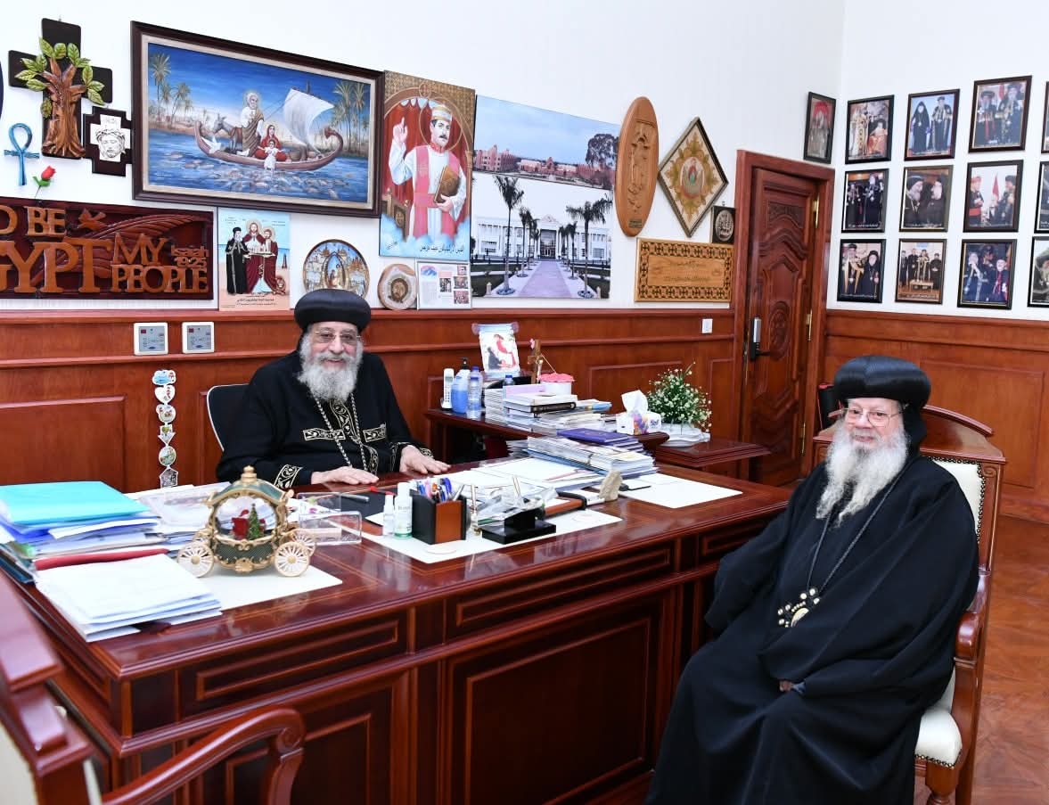 البابا تواضروس مستمر في لقاءاته مع الناس في المقر البابوي بالقاهرة 5 1764965618 444 البابا تواضروس مستمر في لقاءاته مع الناس في المقر البابوي