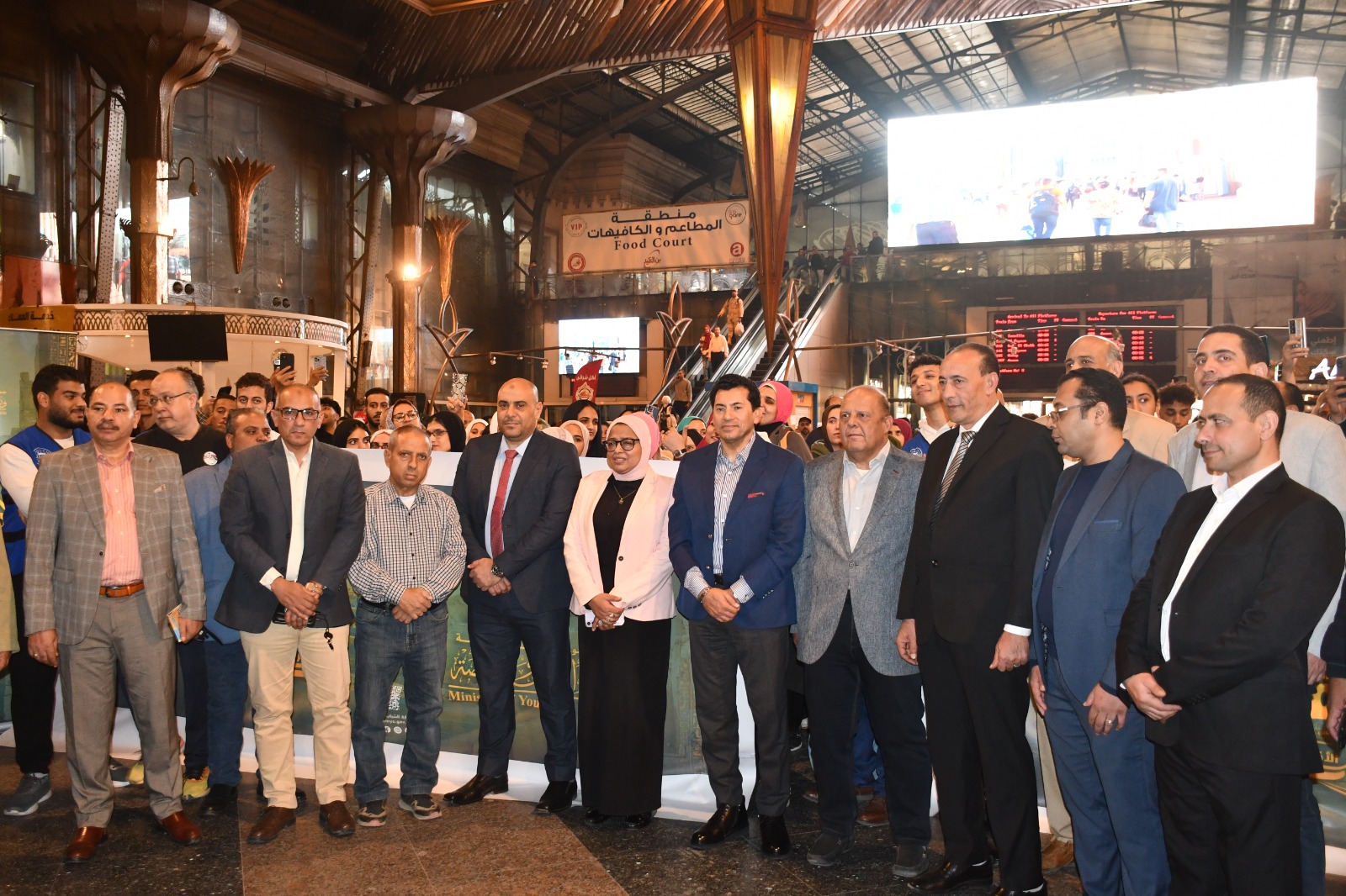 أول رحلة لقطار الشباب بمشاركة 500 شاب وفتاة لزيارة معالم مصر التاريخية 13 1764993746 39 أول رحلة لقطار الشباب بمشاركة 500 شاب وفتاة لزيارة معالم