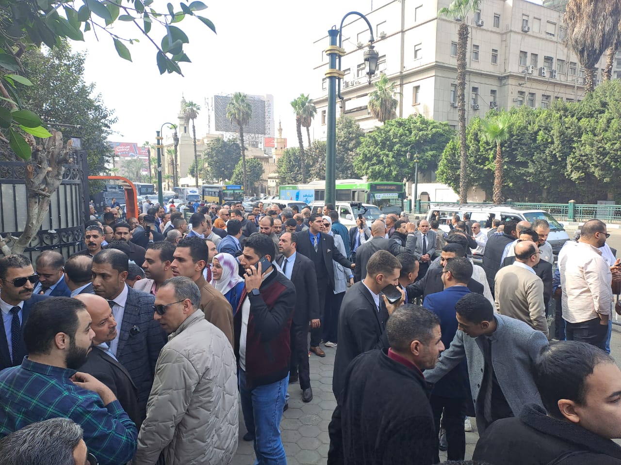 الأعضاء بيجوا نقابة المحامين علشان يشاركوا في جمعية المعاشات 3 اجتماع المحامين