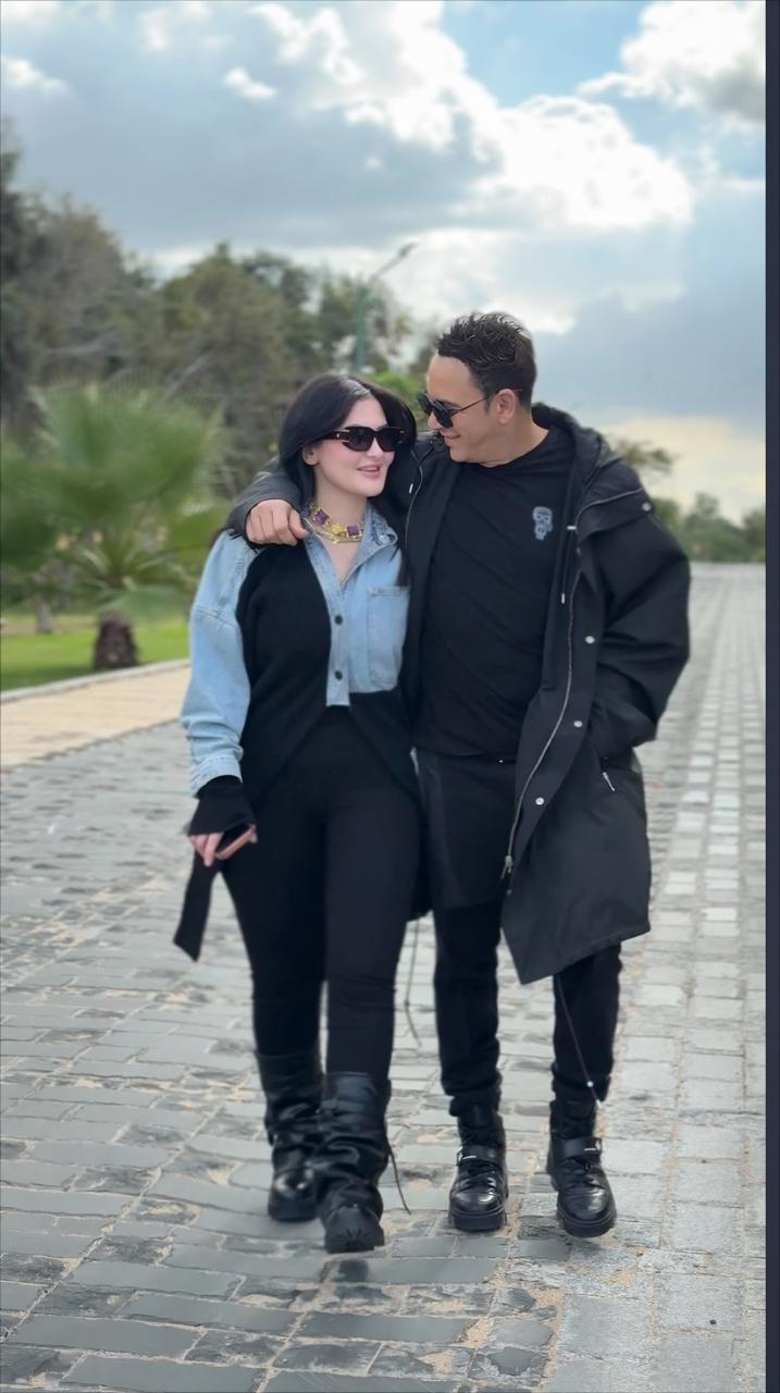 مصطفى قمر وزوجته في أول كليب لهم قبل طرحه.. شوفوا اللقطة 3 1765051547 769 مصطفى قمر وزوجته في أول كليب لهم قبل طرحه شوفوا