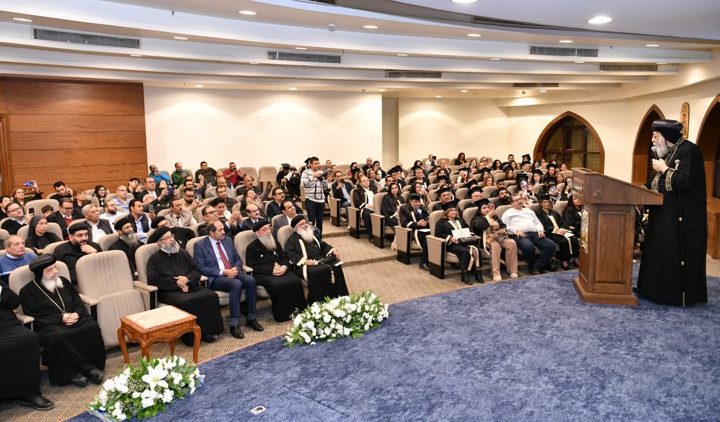 تخرج دفعتين من معهد الكتاب المقدس في المعادي.. صور 5 1765053041 10 تخرج دفعتين من معهد الكتاب المقدس في المعادي صور