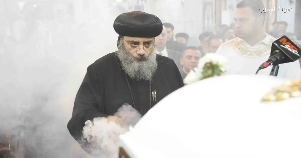صلاة جنازة والدة الأنبا فيلوباتير بحضور أساقفة وكهنة وشعب الإيبارشية