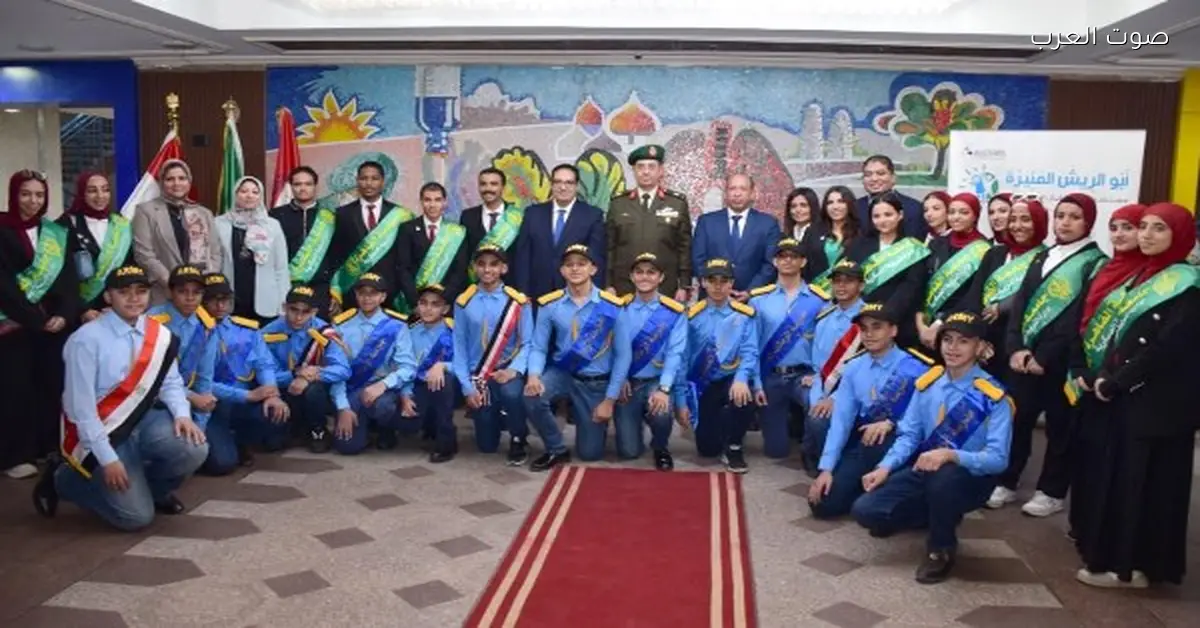 قوات الدفاع الشعبي بتاخد طلاب جامعة القاهرة ومدارس التأسيس العسكري في زيارة لمستشفى أبو الريش للأطفال