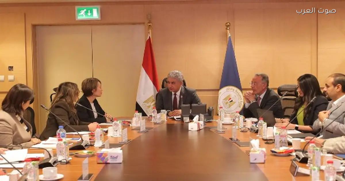 وزير السياحة والآثار يتناقش مع وفد جايكا في دعم تطوير المتحف المصري الكبير