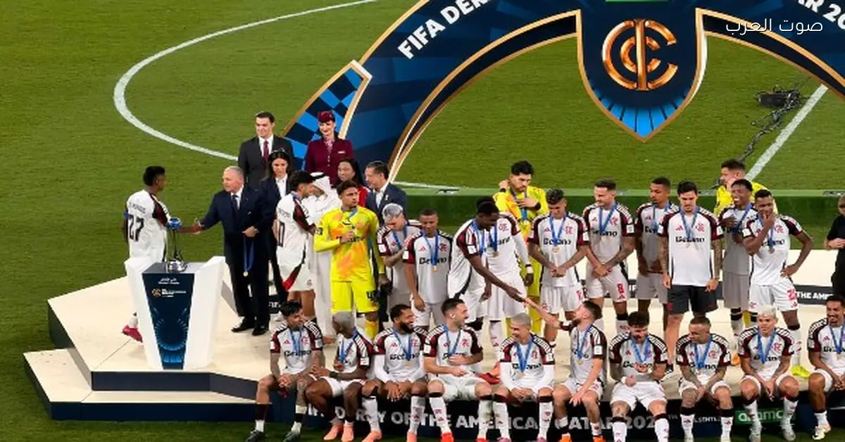 «أبو ريدة» يقدم كأس ديربي الأمريكتين لفريق «فلامنجو» البرازيلي