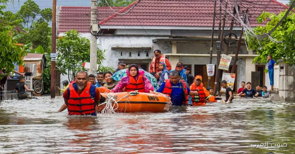 أكتر من 1100 قتيل.. فيضانات إندونيسيا تخرب المدن وسريلانكا محتاجة مساعدة دولية
