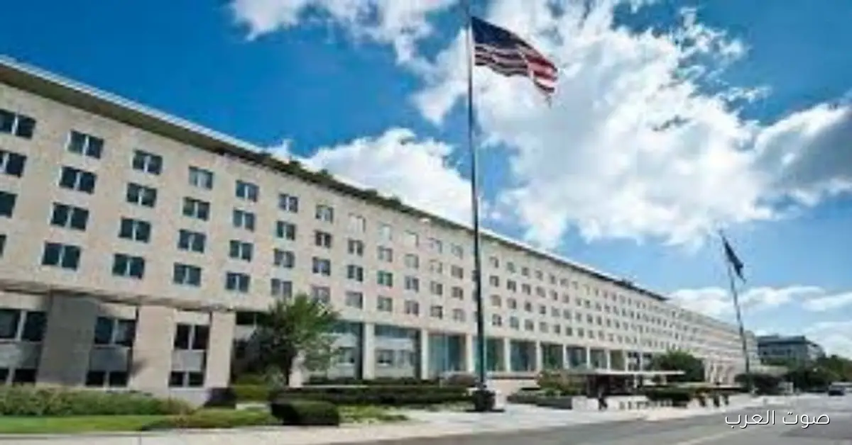 أمريكا بتحذر المواطنين وتقولهم يسيبوا فنزويلا بسرعة