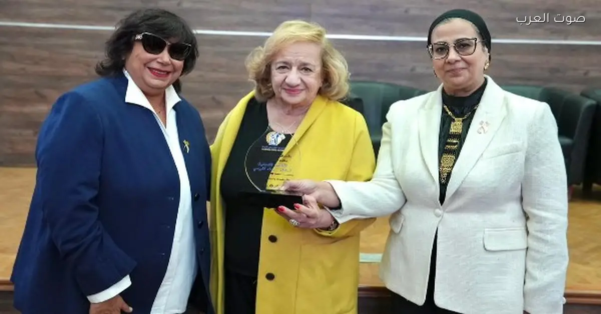 المجلس القومي للمرأة يكرم الكاتبة الكبيرة سناء البيسي تقديرًا لمساهمتها في تغيير وعي المجتمع