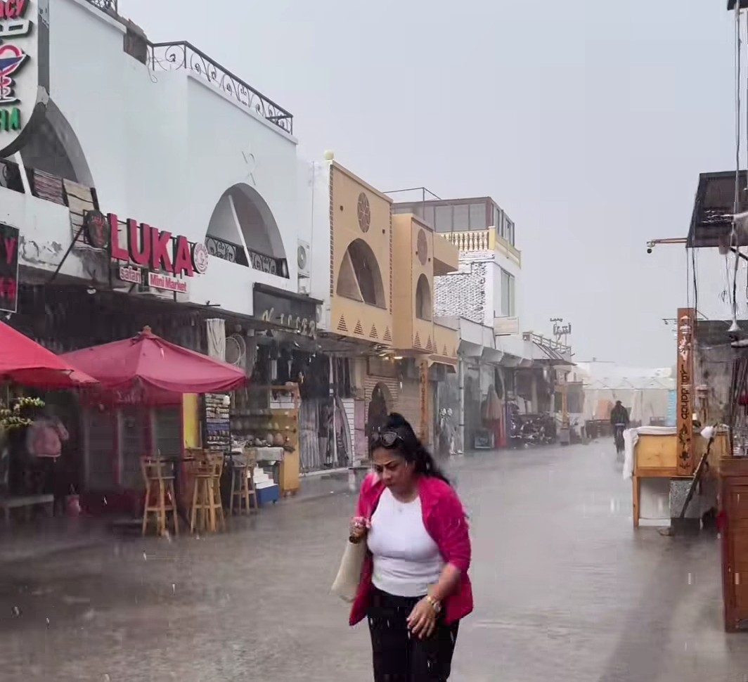 برق ورعد في سماء شرم الشيخ.. والأمطار هتستمر 2 الطقس في شرم الشيخ