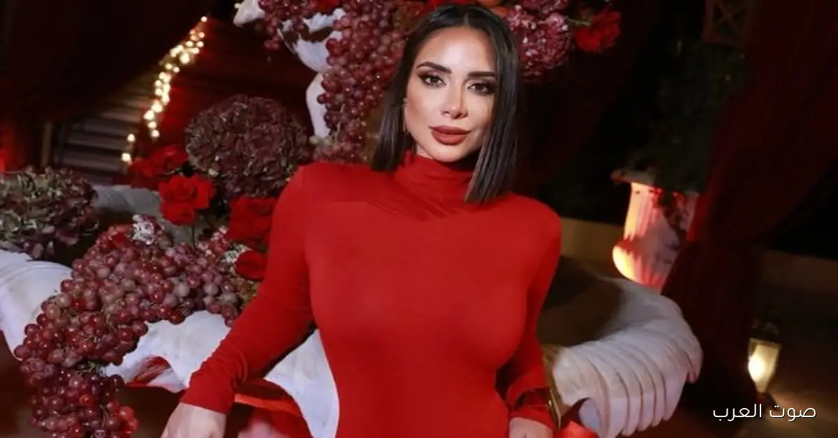 بسنت شوقي بتخطف الأنظار بفستان أحمر أنيق