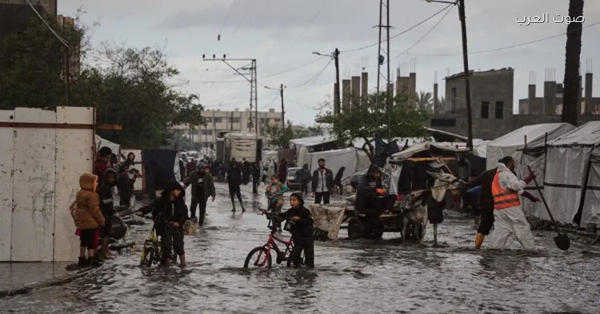 جباليا تحذر النازحين في غزة من تأثيرات العاصفة بايرون