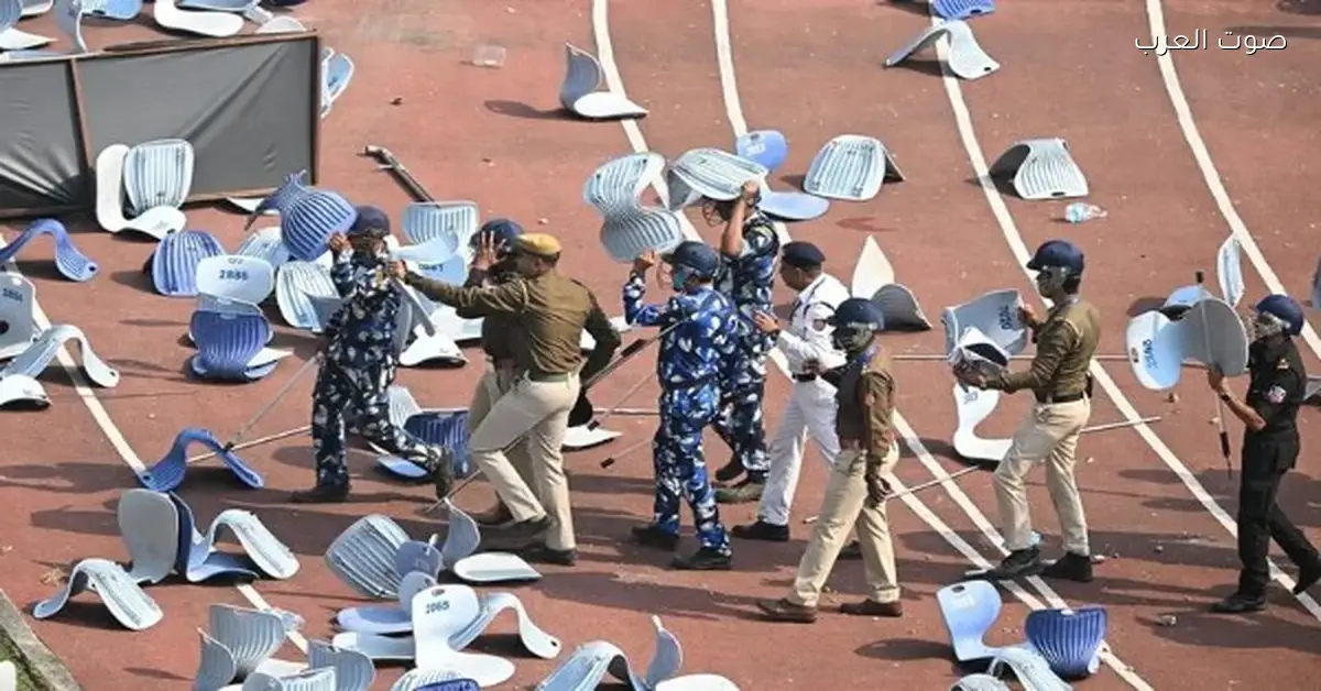 جمهور هندي زعلان وفوضى في الملعب بعد مغادرة ميسي فجأة