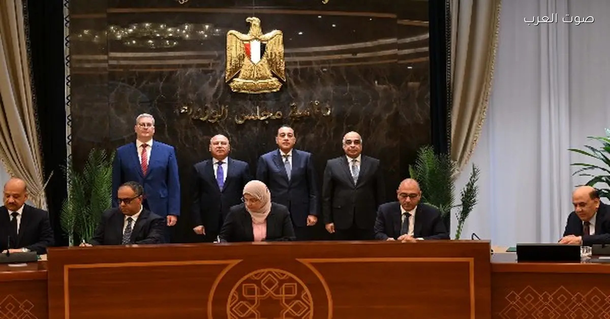 رئيس الوزراء يحضر توقيع اتفاقية لتسهيل الإجراءات الاستثمارية بين الجهات الحكومية