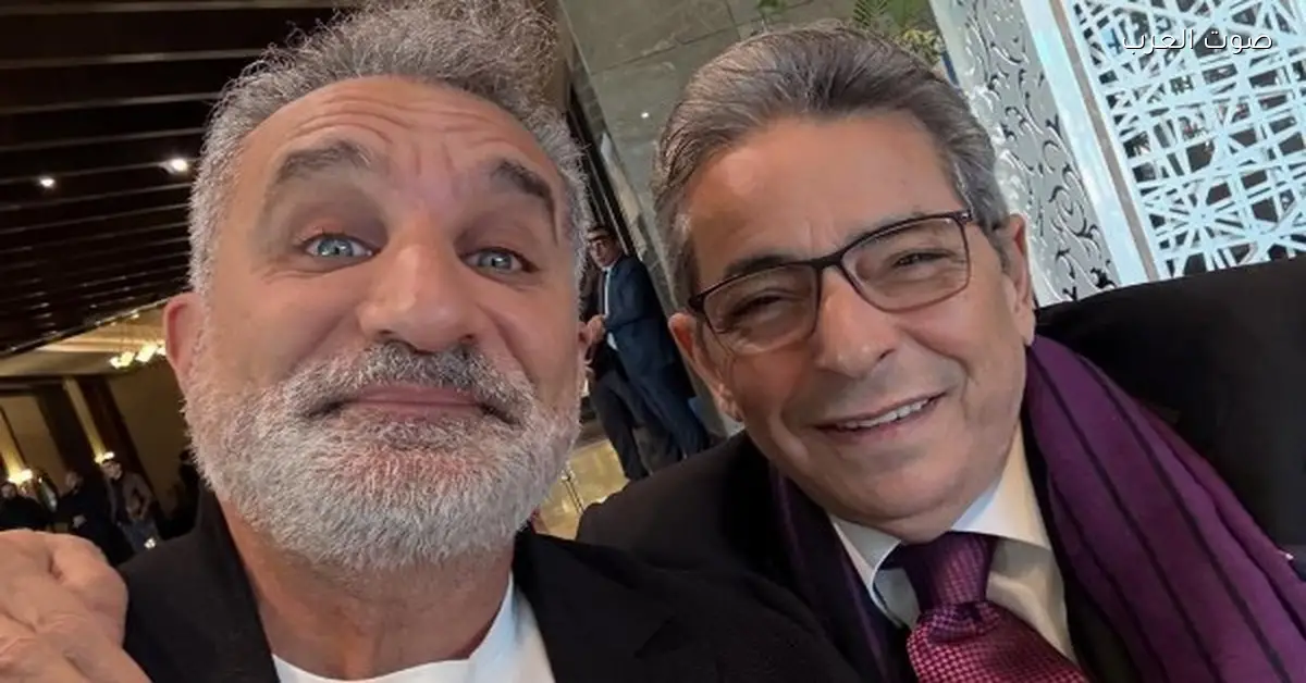 صورة باسم يوسف ومحمود سعد تخلّي الناس تتساءل