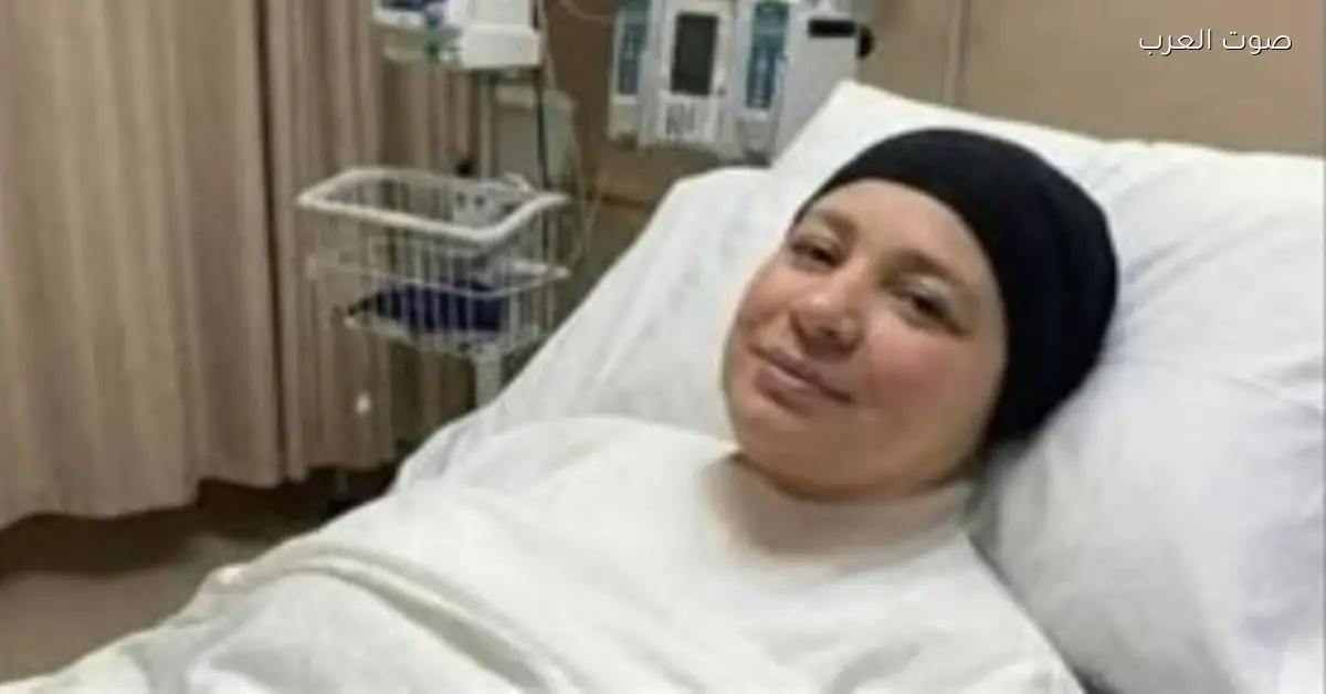 صورة لعبلة كامل في المستشفى تشعل الجدل .. إيه القصة؟