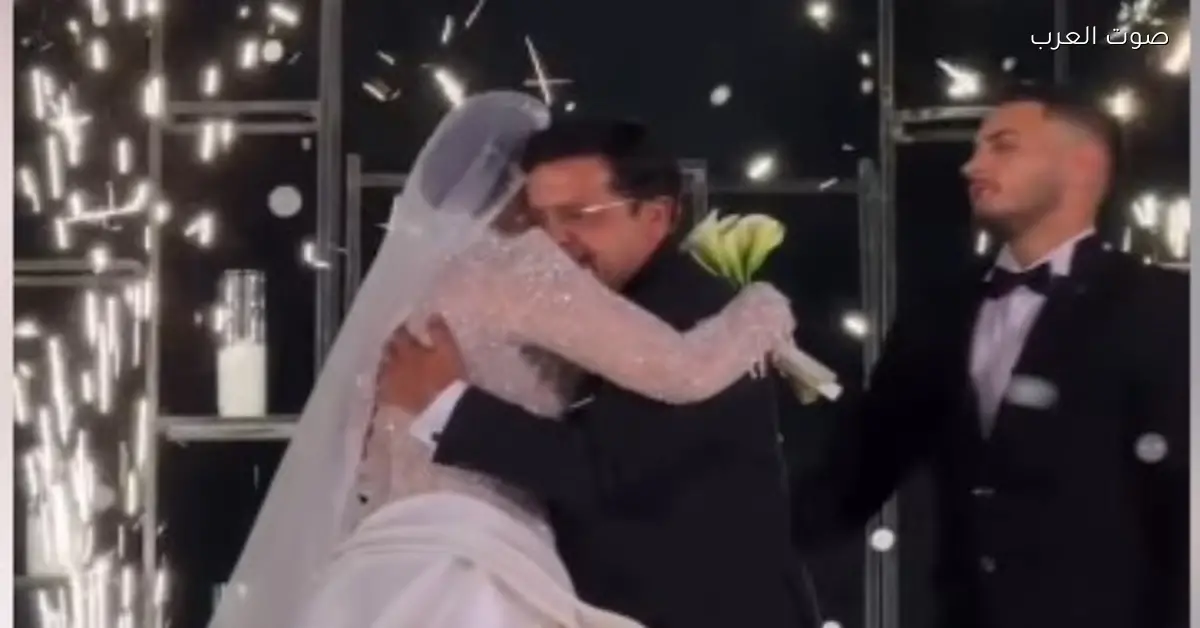 محمد هنيدي بكى في حضن ابنته في زفافها