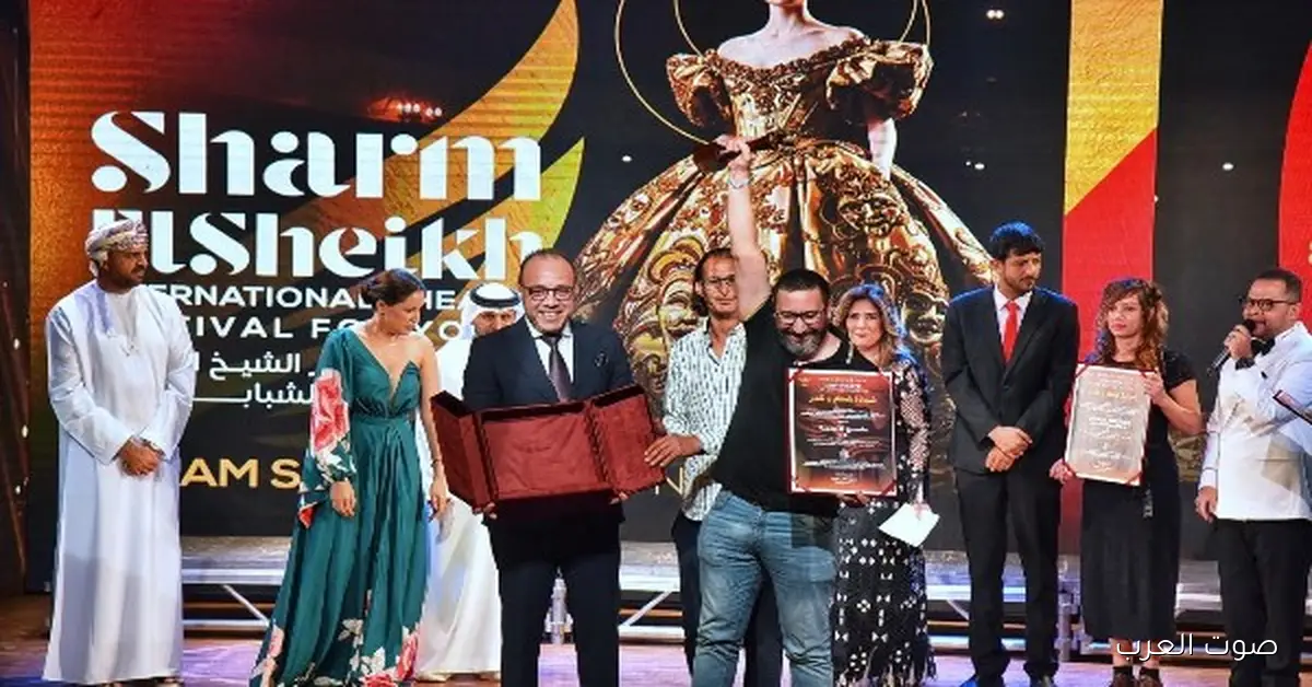 مسرحية “ماسح الأحذية” تفوز بجائزة أفضل عرض في مهرجان شرم الشيخ