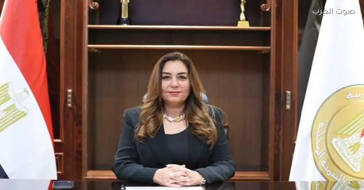 منال عوض تطلب سرعة تسليم الأجهزة لتشغيل مجمعات “حياة كريمة” وتسهيل الخدمات الرقمية