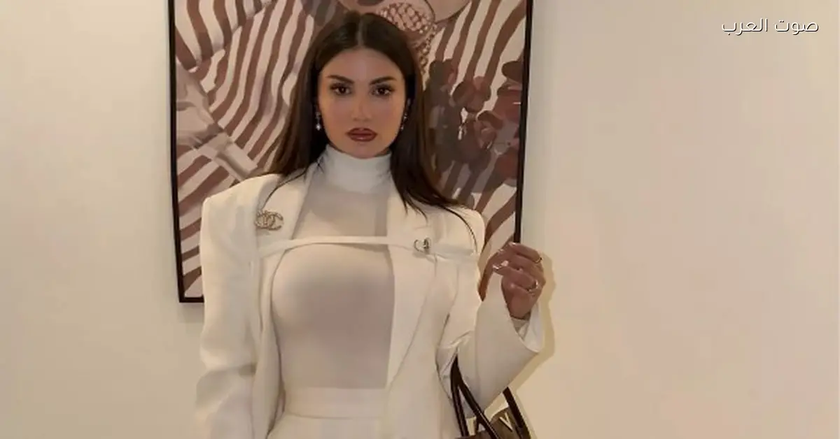 هدى الإتربي تخطف الأنظار بإطلالة شتوية شيك