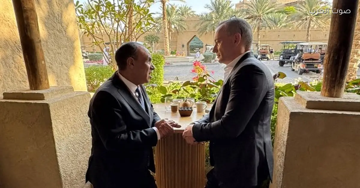 وزير الخارجية يقابل مدير أكاديمية قرقاش الدبلوماسية عشان يتكلموا عن عملية السلام في الشرق الأوسط