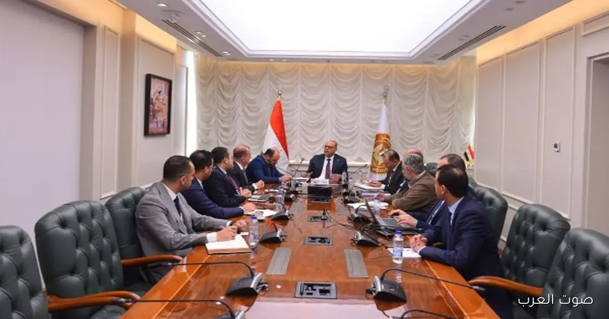 وزير العمل يناقش إنشاء نظام إلكتروني شامل لخدمات الوزارة