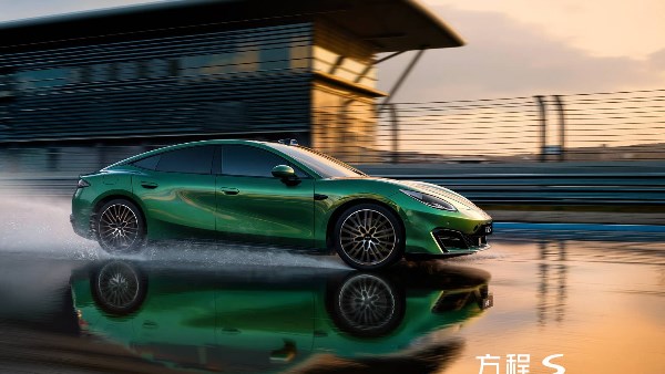 BYD تطلق سيارة جديدة بقوة 1000 حصان لمنافسة تسلا موديل S